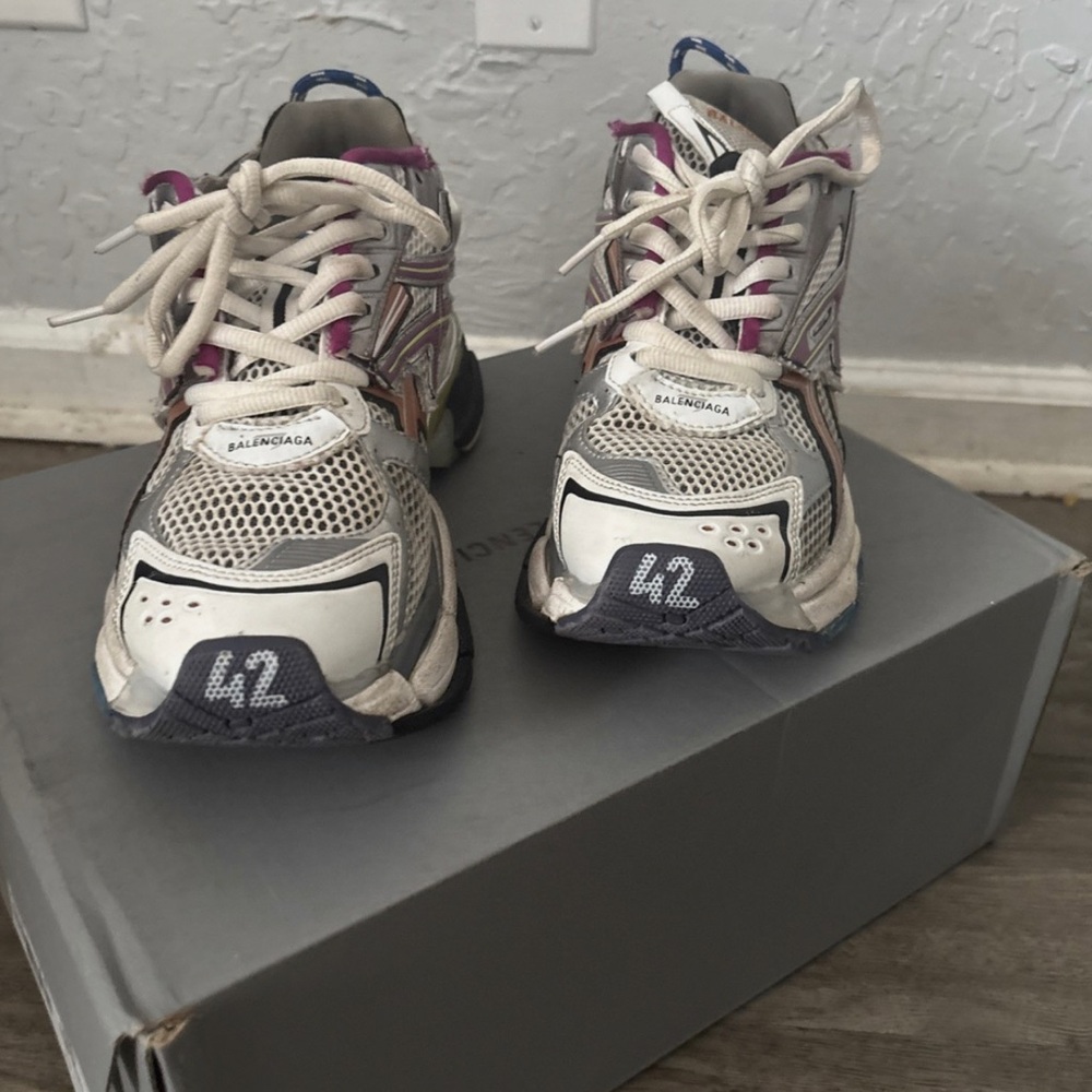 Balenciaga Runner Distressed Sneakers Sz 42 - Picture 2 of 7